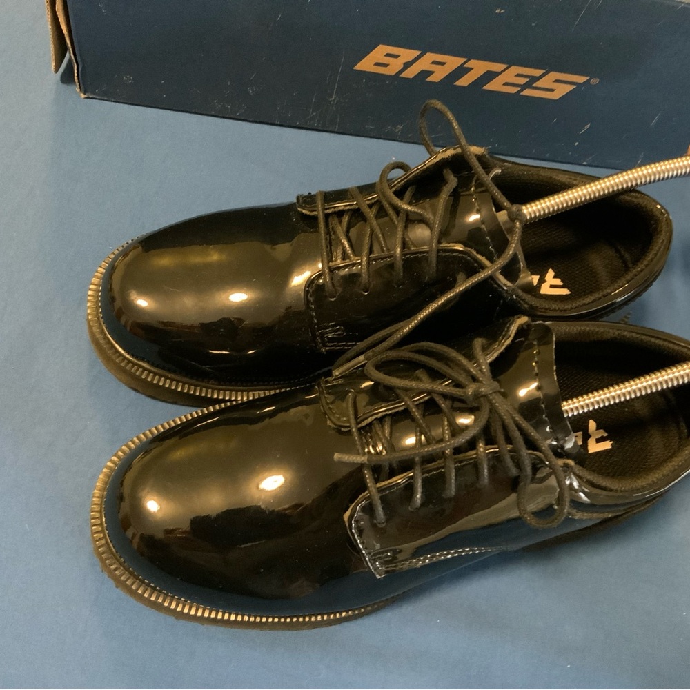 Bates Women’s Glossy Black Oxfords